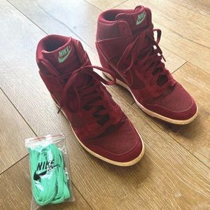 NIKE High-Top Sneakers